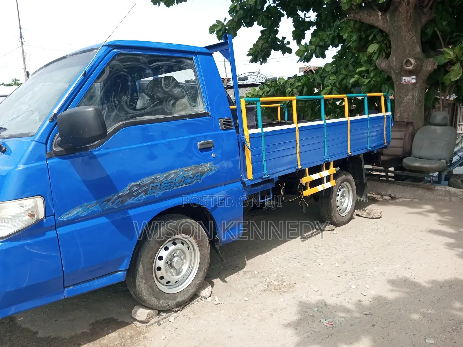 Mitsubishi L300 2017 Blue