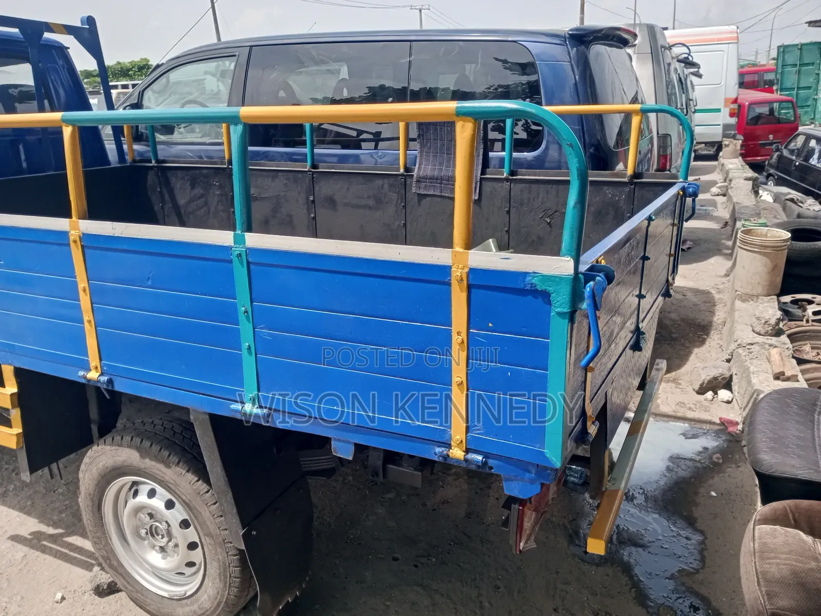 Mitsubishi L300 2017 Blue