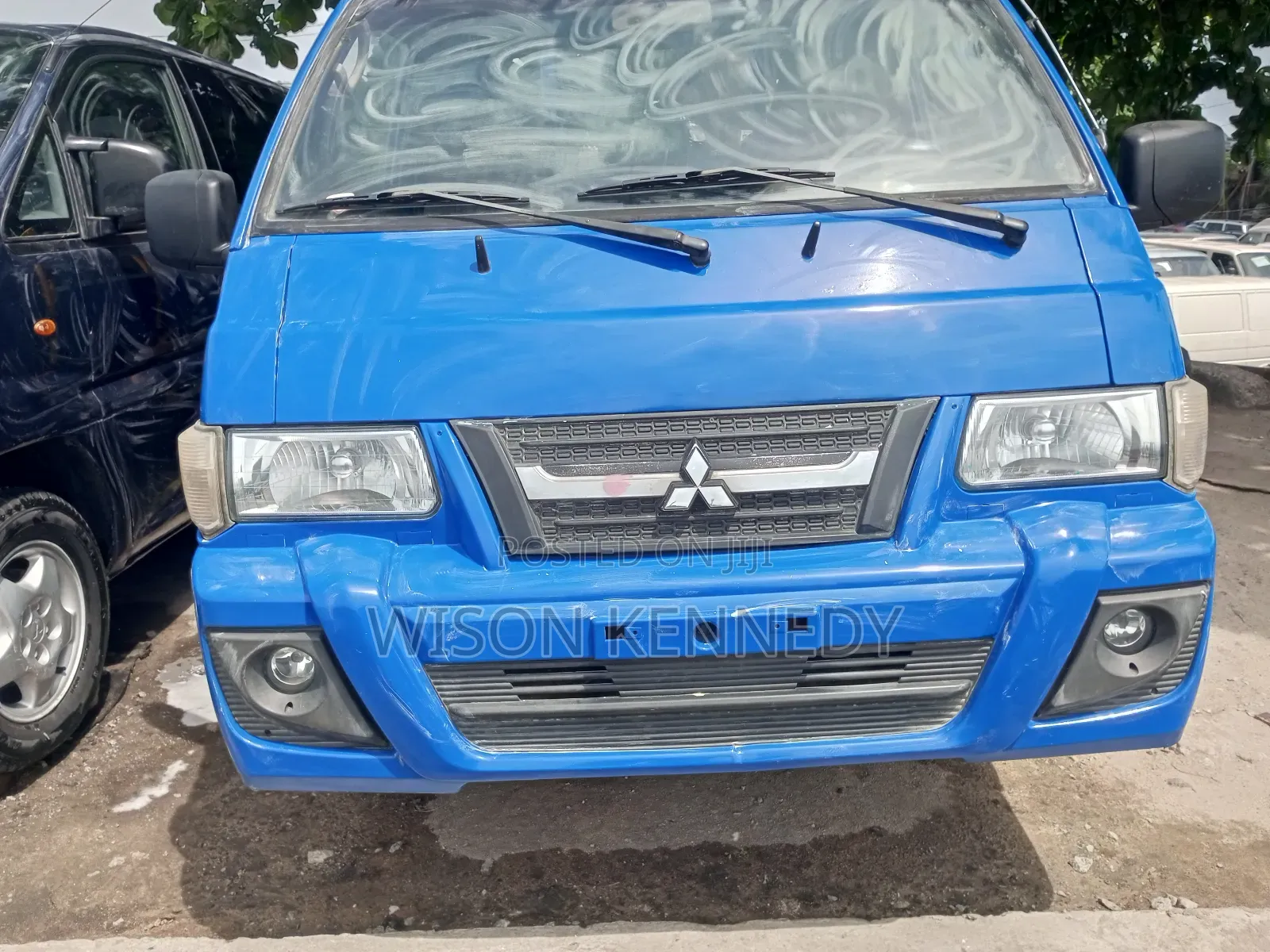 Mitsubishi L300 2017 Blue