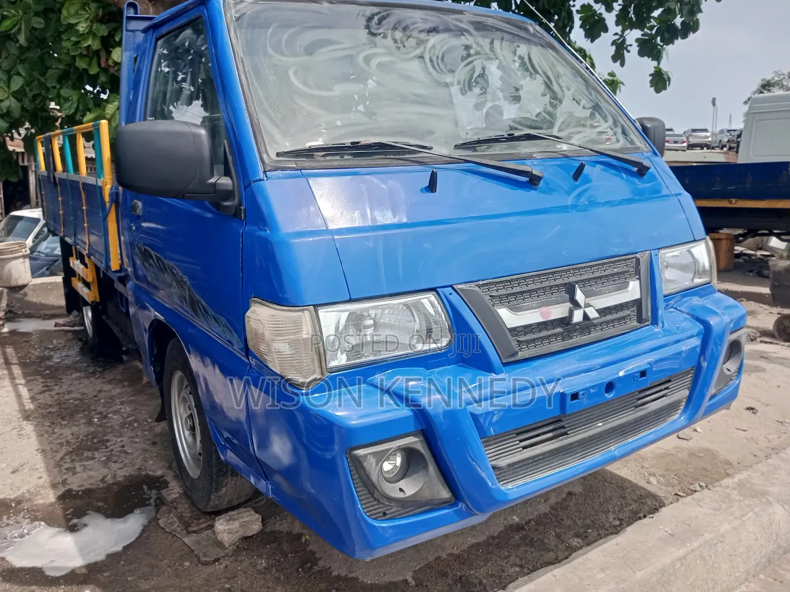 Mitsubishi L300 2017 Blue