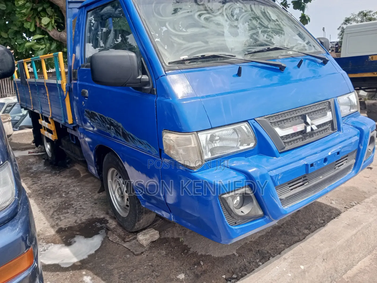 Mitsubishi L300 2017 Blue