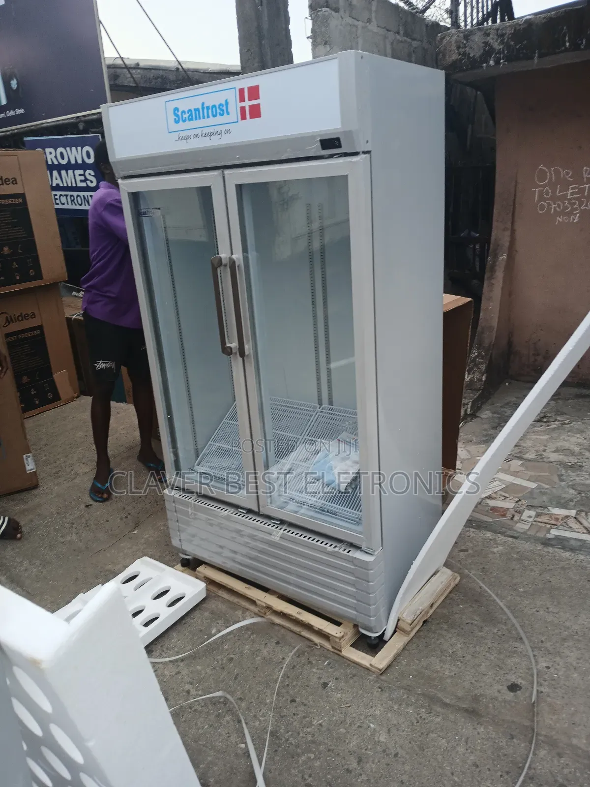 Scanfrost Side by Side Fridge