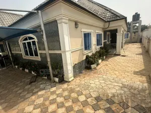 4bdrm Bungalow in Arapaja Estate, Odo Ona for rent