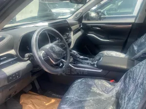 New Toyota Highlander XLE AWD 2023 Black