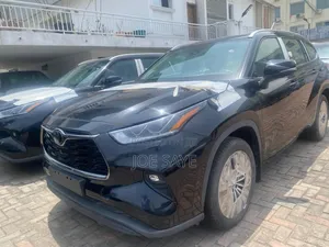 New Toyota Highlander XLE AWD 2023 Black