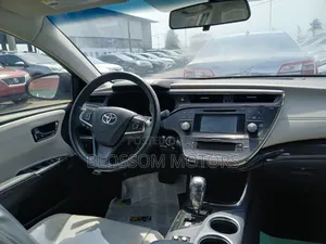 Toyota Avalon XLE 4dr Sedan (3.5L 6cyl 6A) 2015 Gray