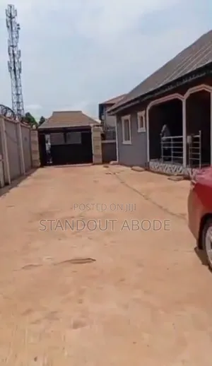 2bdrm Block of Flats in Oreyo Igbogbo for sale