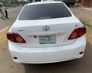 Toyota Corolla LE 4dr Sedan (1.8L 4cyl 4A) 2012 White