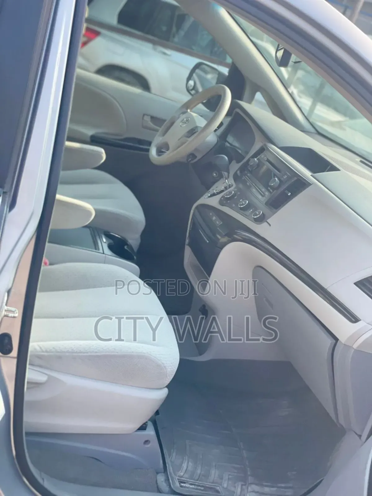 Toyota Sienna 2013 Gray
