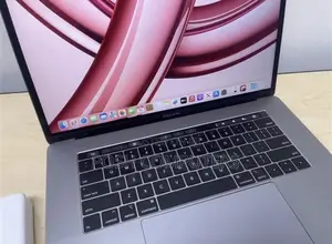 Laptop Apple MacBook Pro 2018 32GB Intel Core i9 SSD 512GB
