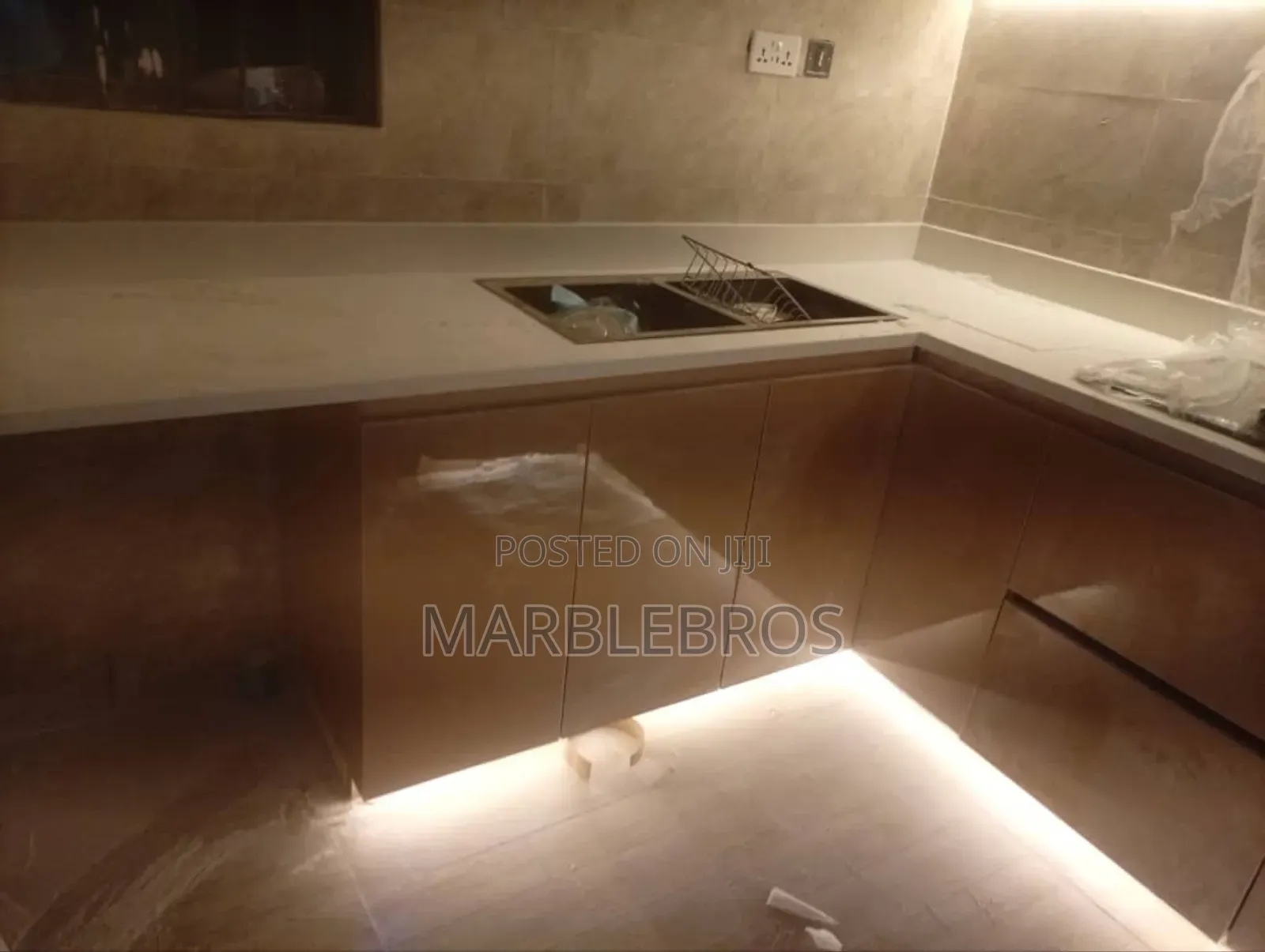 Luxury Marble Countertop Finishing