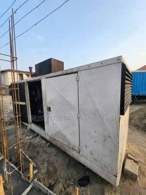 250 Kva 2,000 Series Uk Perkins Full Manual Soundproof Generator
