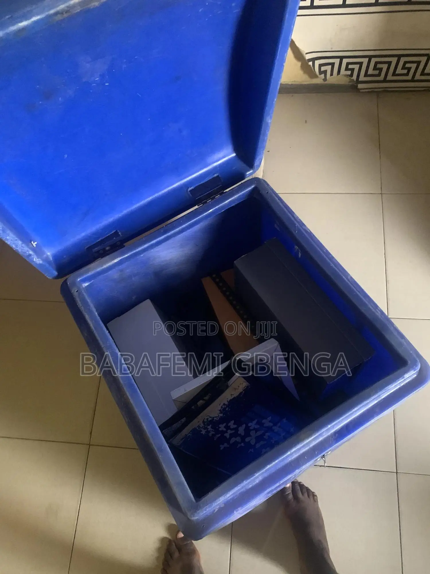 Courier Delivery Box