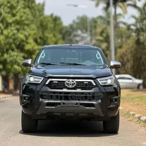 Toyota Hilux 2022 Black