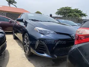 Toyota Corolla LE ECO w/Package 1 4dr Sedan (1.8L 4cyl CVT) 2017 Pearl
