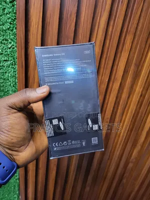 New Samsung Galaxy S10 128 GB Black
