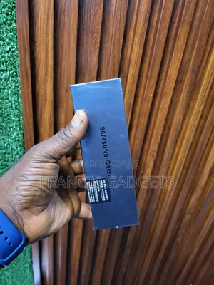 New Samsung Galaxy S10 128 GB Black