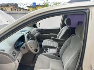 Toyota Sienna 2006 Silver