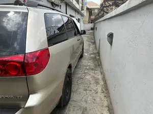 Toyota Sienna 2006 Silver