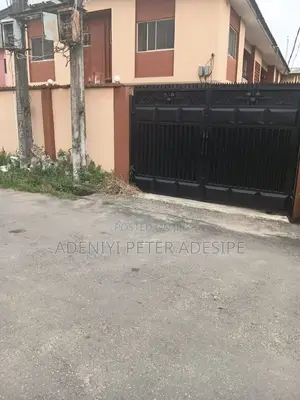 3bdrm Block of Flats in Fajuyigbe, Shimawa for sale