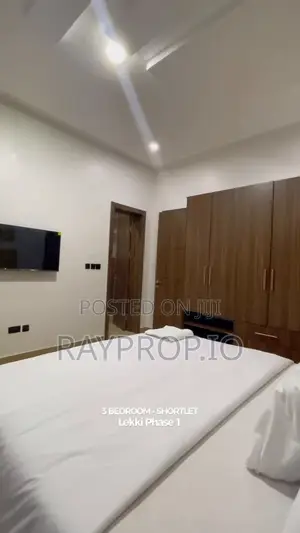 19483etk - 3 Bedroom Shortlet in Lekki Phase 1