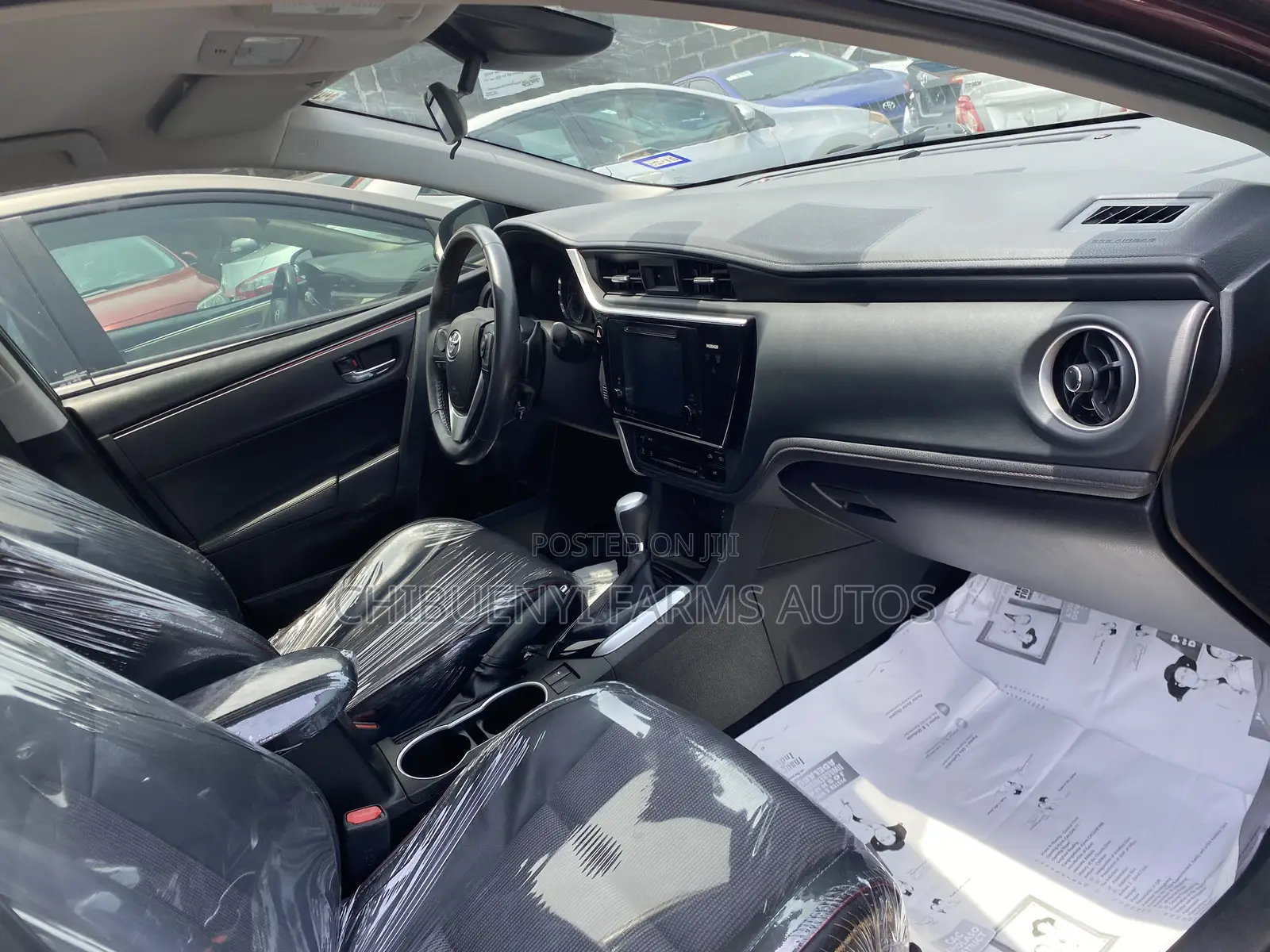 Toyota Corolla SE (1.8L 4cyl 6M) 2018 Maroon