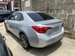 Toyota Corolla SE 4dr Sedan (1.8L 4cyl CVT) 2017 Silver