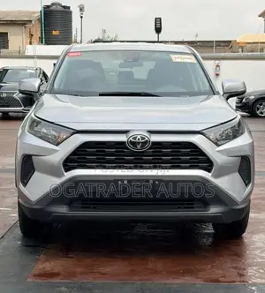 Toyota RAV4 LE AWD 2024 Silver