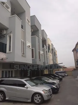 Furnished 4bdrm Townhouse / Terrace in Orimolade Estate, Adeniyi Jones