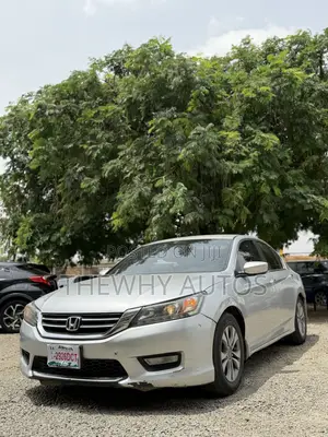 Honda Accord LX 4dr Sedan FWD (2.4L 4cyl 2A) 2013 Silver
