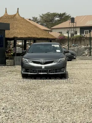 Toyota Camry SE 4dr Sedan (2.5L 4cyl 6A) 2014 Gray