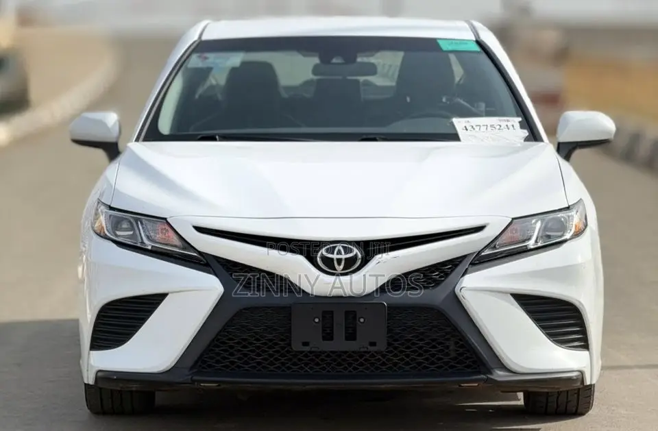 Toyota Camry 2018 White