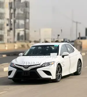 Toyota Camry 2018 White