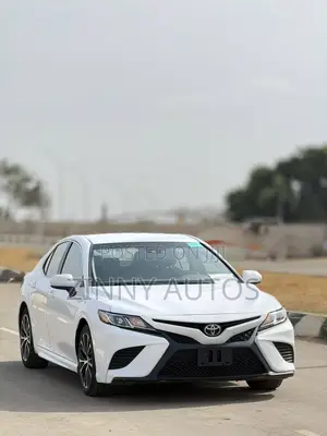 Toyota Camry 2018 White