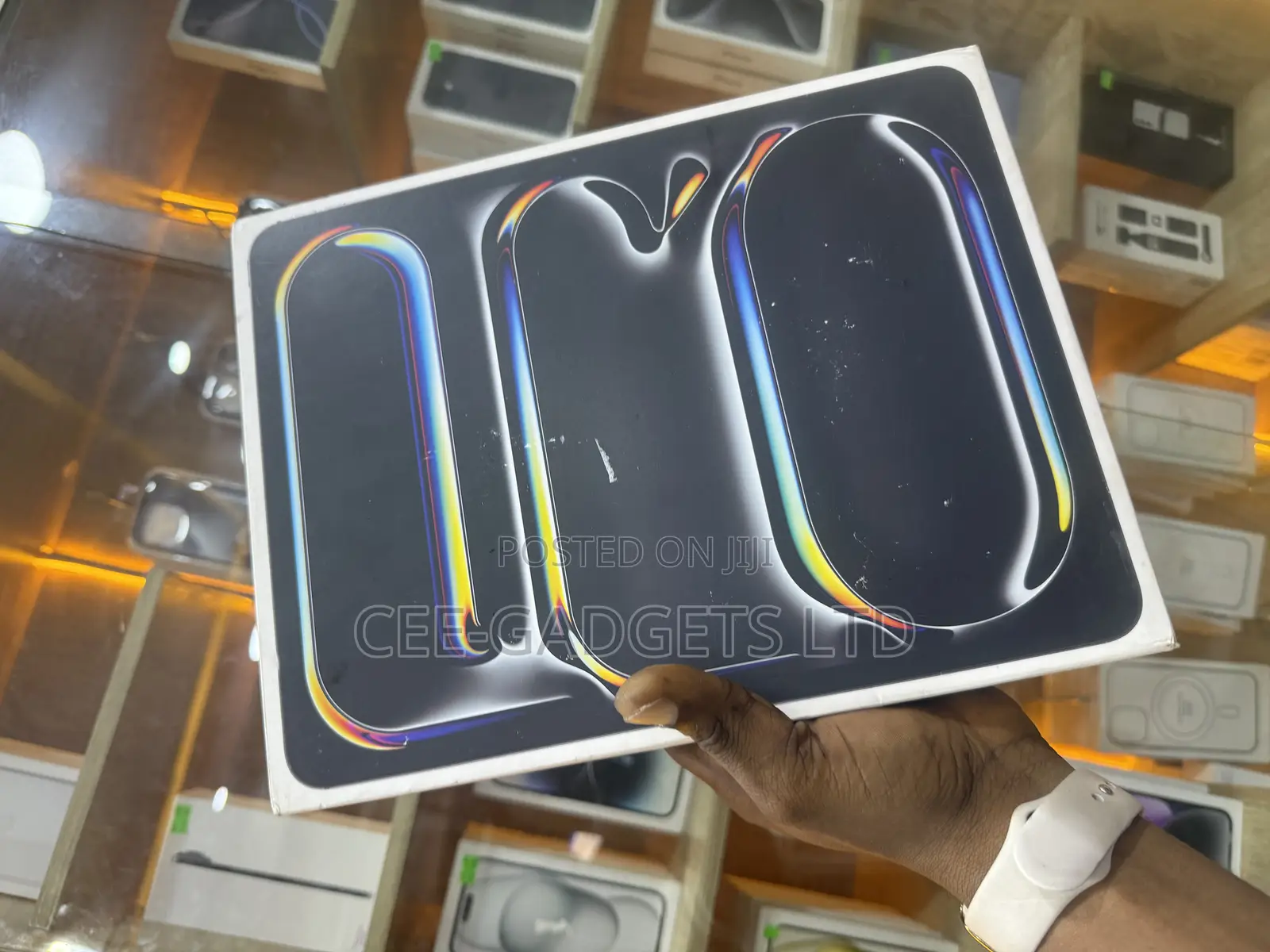 New Apple iPad Pro 13 (2025) 256 GB Black