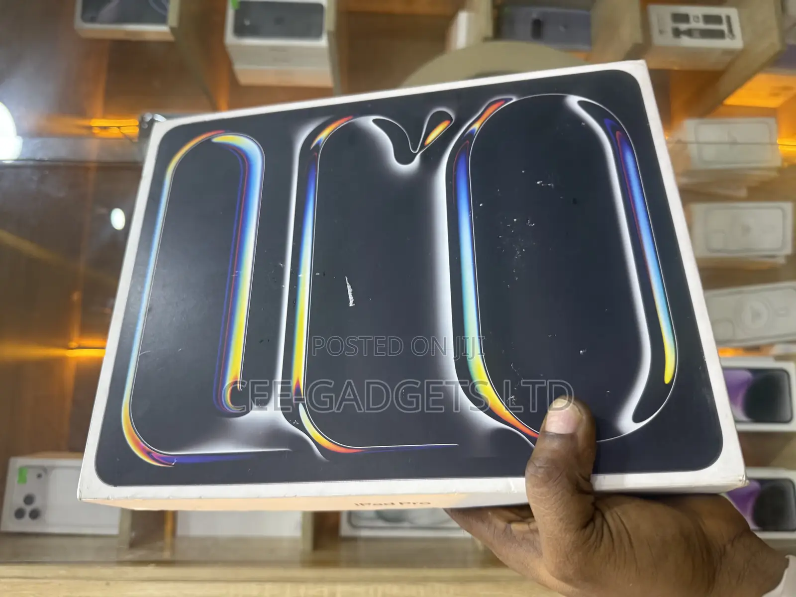 New Apple iPad Pro 13 (2025) 256 GB Black