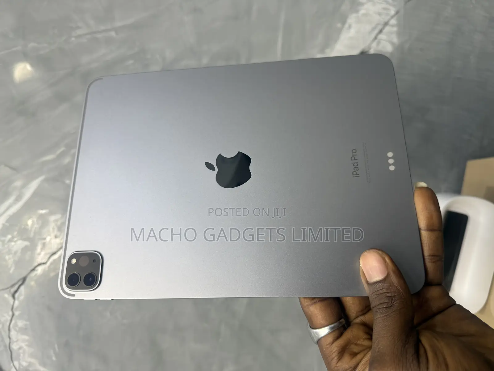 Apple iPad Pro (2022) 128 GB Gray