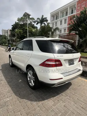 Mercedes-Benz M Class ML350 4MATIC 4dr SUV AWD (3.5L 6cyl 7A) 2015