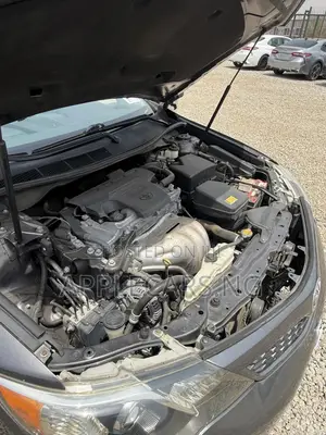 Toyota Camry SE 4dr Sedan (2.5L 4cyl 6A) 2014 Gray