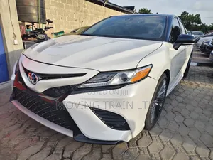 Toyota Camry XSE FWD 2020 White