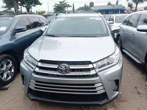 Toyota Highlander XLE 4dr SUV (3.5L 6cyl 6A) 2015 Silver