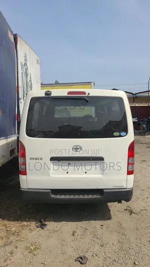 Toyota HiAce 2009 White