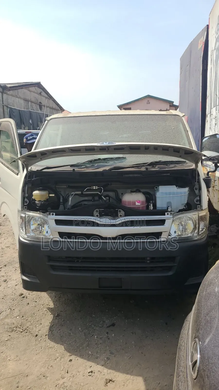 Toyota HiAce 2009 White