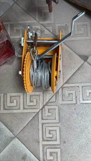 2500lb Cable Winch