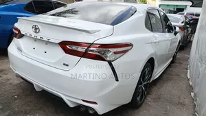 Toyota Camry 2019 White