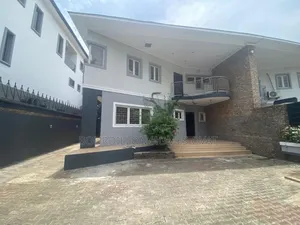 4bdrm Duplex in Lekki Phase 1 for rent