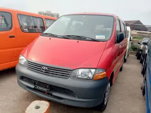 Toyota HiAce 2005 Red