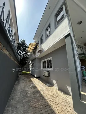4bdrm Duplex in Lekki Phase 1 for rent