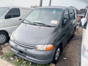 Toyota HiAce 2004 Green