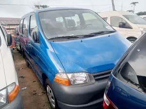 Toyota HiAce 2004 Blue